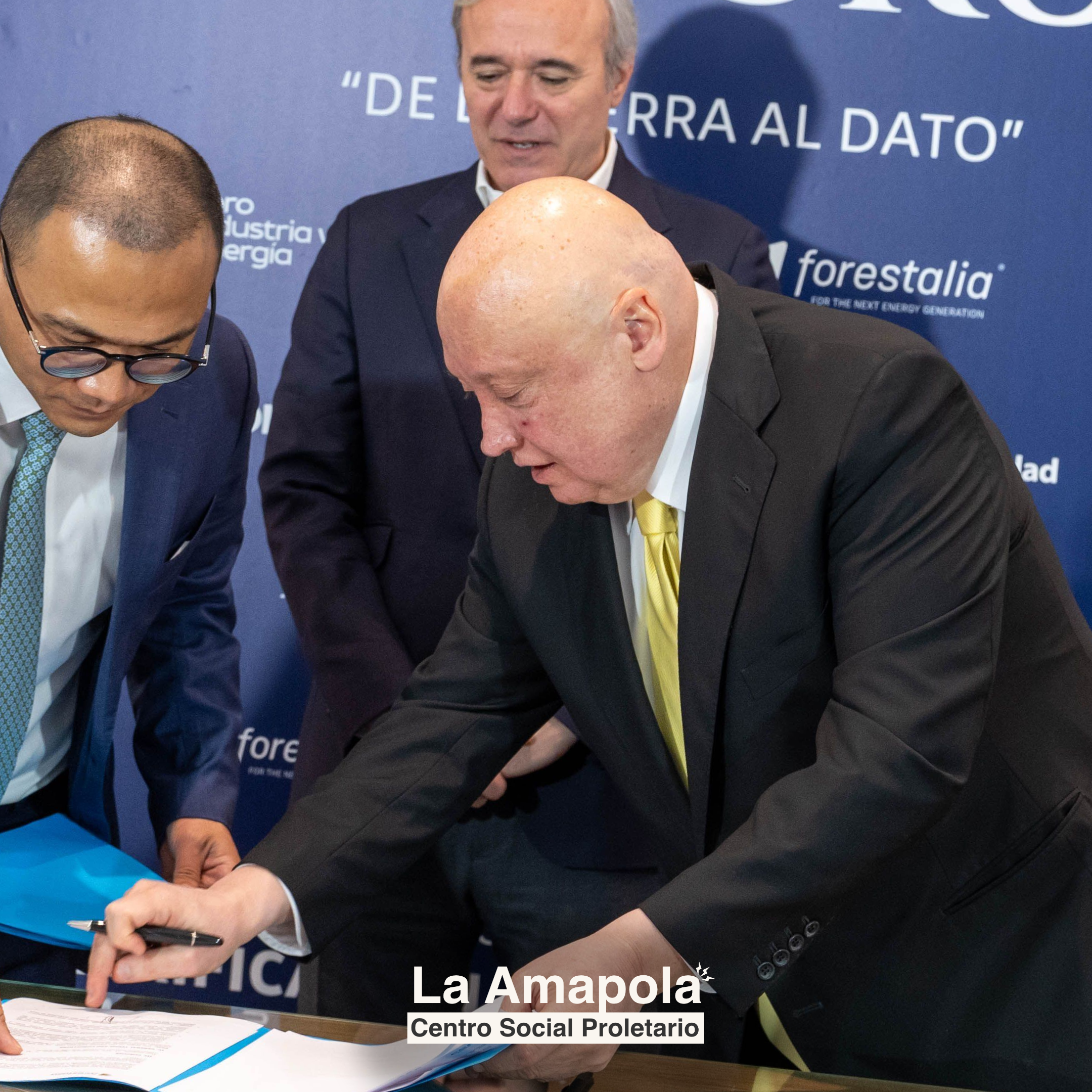 Fotografía de Fernando Samper en un acto público.